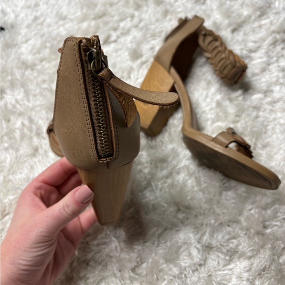 Block Heels - Picture 3 of 9